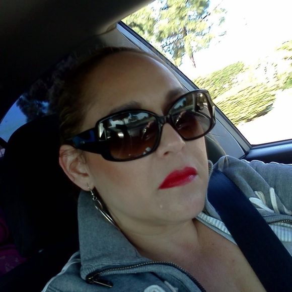 Meet your Posher, Yvette - Picture 1 of 1